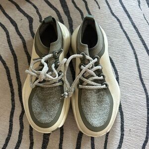 All Birds Trail Runner- Olive